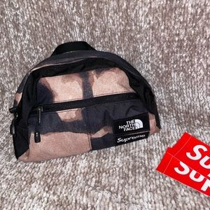 Supreme x The North Face belt bag. Worn once, stickers all included!